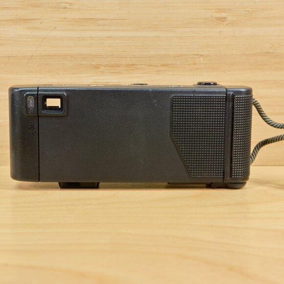 Canon Snappy 50 Film Point and Shoot Camera, Made in Taiwan - Picture 5 of 8